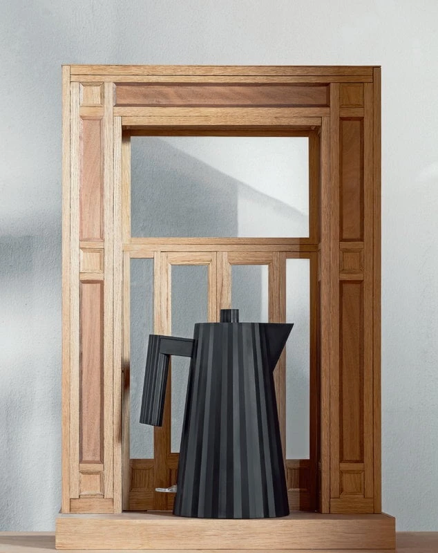 Alessi Plissé Electric Kettle 1,7 L, Black 4 Alessi Plissé Electric Kettle 1,7 L, Black - Image 2