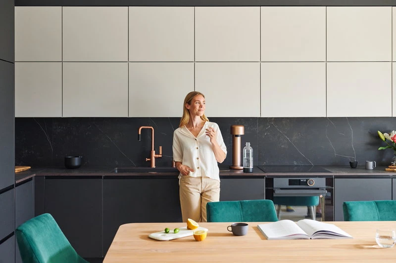 Mysoda Premium Water Bottle 1 L, Black 4 Mysoda Premium Water Bottle 1 L, Black - Image 2