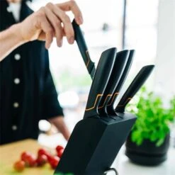Fiskars Edge Knife Block With 5 Knives -Kitchenware Shop 1003099 FiskarsEMEA 03 edge knife block with 5 knives