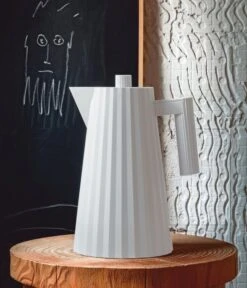 Alessi Plissé Electric Kettle 1,7 L, White -Kitchenware Shop 216Alessi isoTH