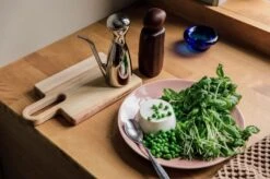 Ferm LIVING Pebble Grinder, Dark Brown -Kitchenware Shop 3 pastaa helmikuu 23 7