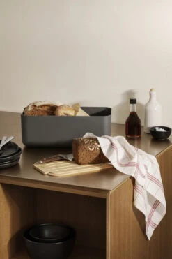 Eva Solo Bread Bin, Grey -Kitchenware Shop 520362 Eva Solo Bread bin Elephant grey2