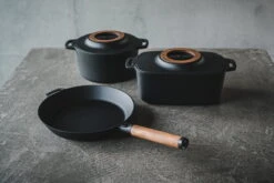 Fiskars Norden Cast Iron Frying Pan, 24 Cm 10 Fiskars Norden Cast Iron Frying Pan, 24 Cm -Kitchenware Shop 88Fiskars AK