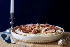 Arabia Uunikokki Pie Dish 28 Cm 11 Arabia Uunikokki Pie Dish 28 Cm -Kitchenware Shop ARABIA Joulukalenteri Uunikokki piirakkav