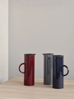Stelton EM77 Vacuum Jug 1,0 L, Granite Grey -Kitchenware Shop LS 929 953 991 EM77 vacuum jug 2020 2 trendcolours