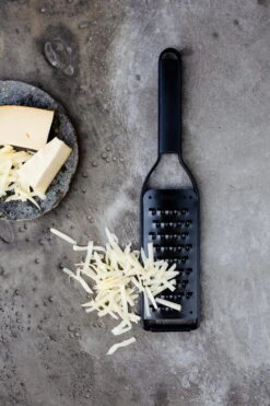 Microplane Black Sheep Series Extra Coarse Grater -Kitchenware Shop Microplane Black Sheep 43008 Extra Coarse Cheese 3