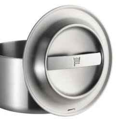 Fiskars Norden Steel Saucepan, 1,8 L, Uncoated -Kitchenware Shop Norden steel casserole detail lid