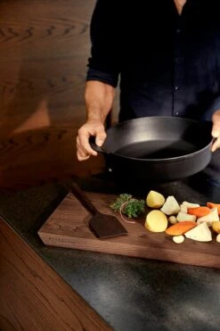 Rosendahl RÅ Spatula, Ash -Kitchenware Shop Rosendahl 2022 23109 23105 01 1