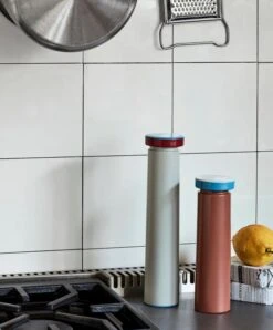 HAY Salt & Pepper Mill, M, Terracotta -Kitchenware Shop Salt and Pepper L light grey Salt and Pepper M terracotta 1