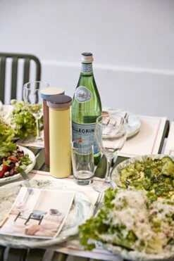 HAY Salt & Pepper Mill, M, Terracotta -Kitchenware Shop Salt and Pepper M yellow Salt and Pepper M terracotta Soft Ice Dinner Plate green