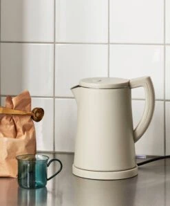 HAY Sowden Kettle, Grey -Kitchenware Shop Sowden Kettle EU grey Borosilicate Cup aqua Clip Clip