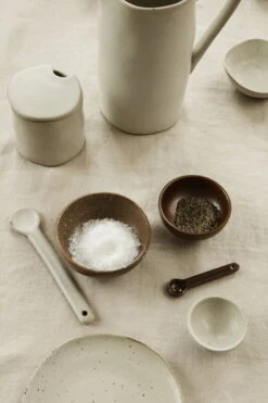 Ferm LIVING Petite Salt Set, Chocolate -Kitchenware Shop fermLIVING AW21 FlowWhiteSpeckle PetiteBowlsSetOf3 PetiteSaltSet image