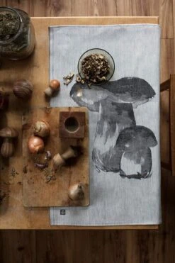 Lapuan Kankurit Tatti X Teemu Järvi Tea Towel -Kitchenware Shop lapuankankurit tatti x teemu jarvi towel white black