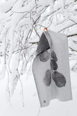 Lapuan Kankurit Paju X Teemu Järvi Tea Towel -Kitchenware Shop lapuankankurit teemu jarvi x paju towel white black 1