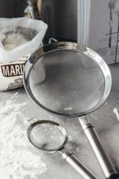 Heirol Steely Strainer, 18 Cm -Kitchenware Shop siivila 18 cm steely