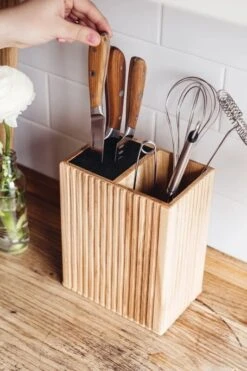 Heirol Woody Knife Block/utensil Holder, Ash -Kitchenware Shop veitsitukki valinelokerolla 175 x 115 x 22 cm